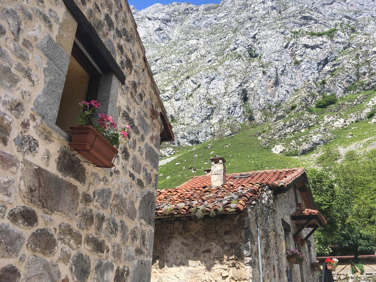 Albergue Villa De Bulnes Exterior foto